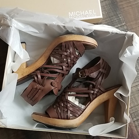 Michael Kors Shoes - Michael kors leather heels